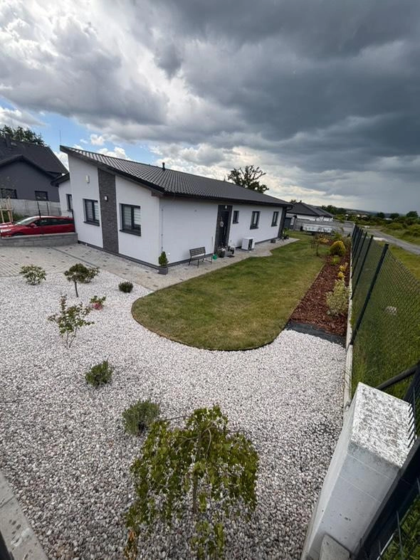 Práce v portfoliu - Realizace zahrad, údržba zeleně - fotografie 5