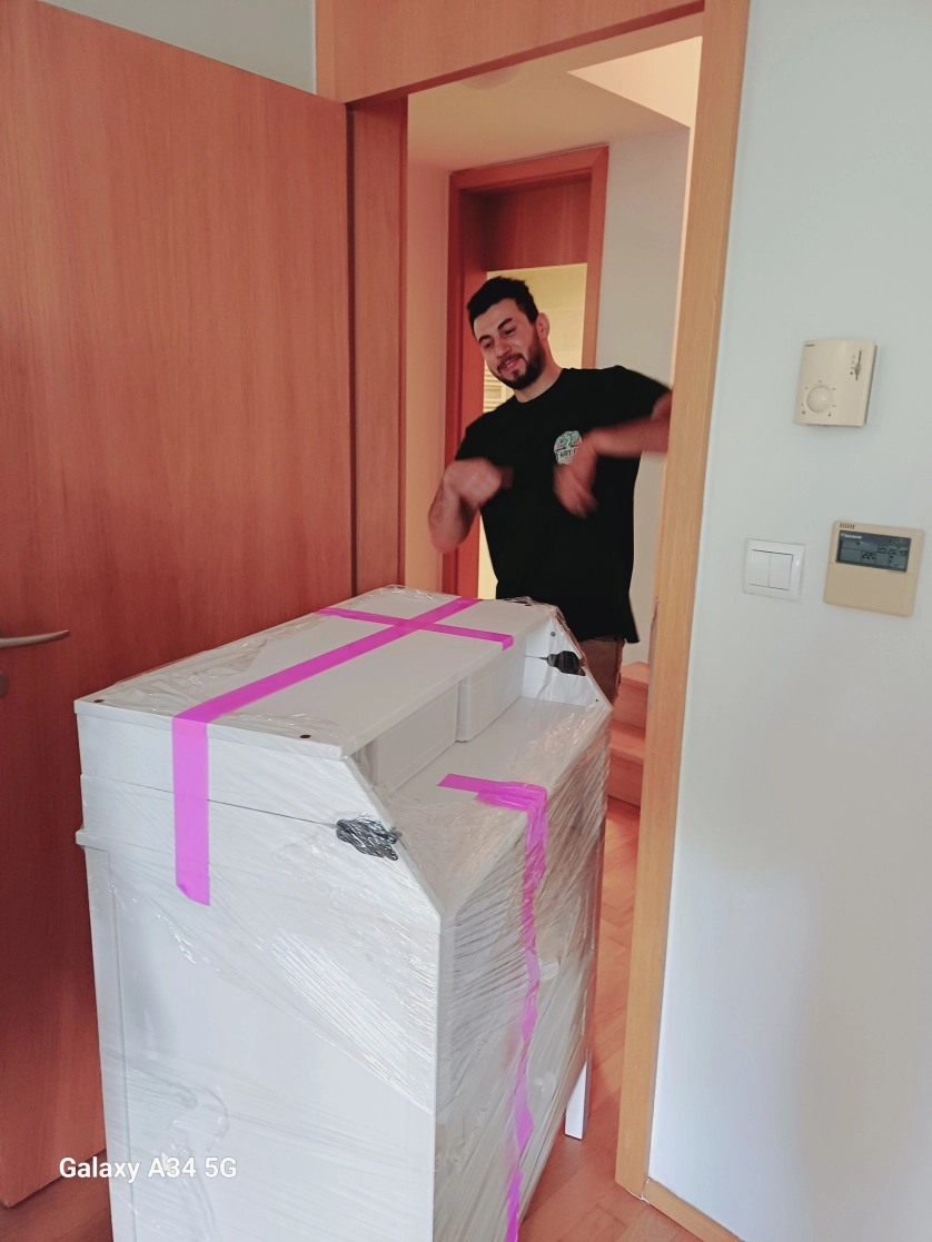 Práce v portfoliu - Stěhování do zahraničí, stěhování, vyklízení - fotografie 4