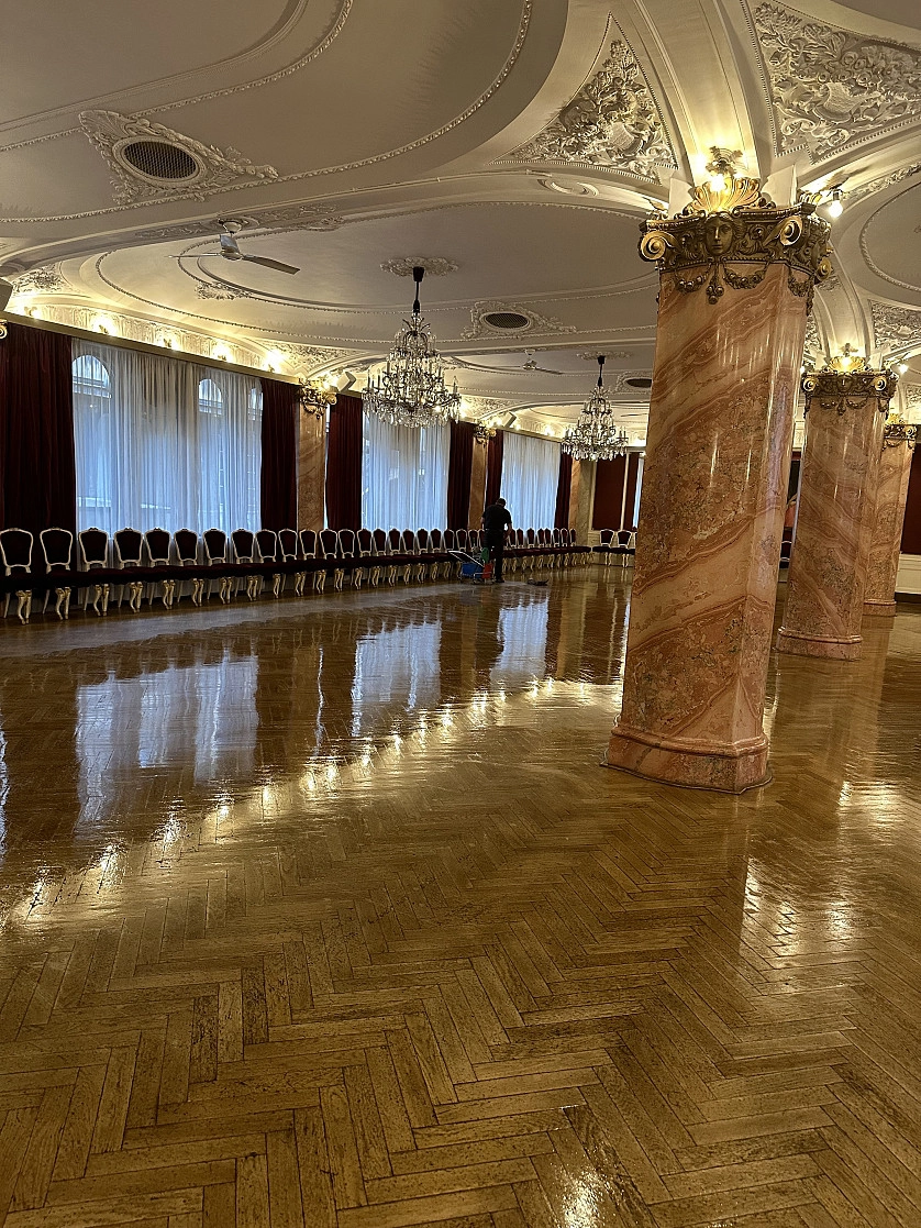 Работа портфолио - Úklid mramorového sálu - фото 5