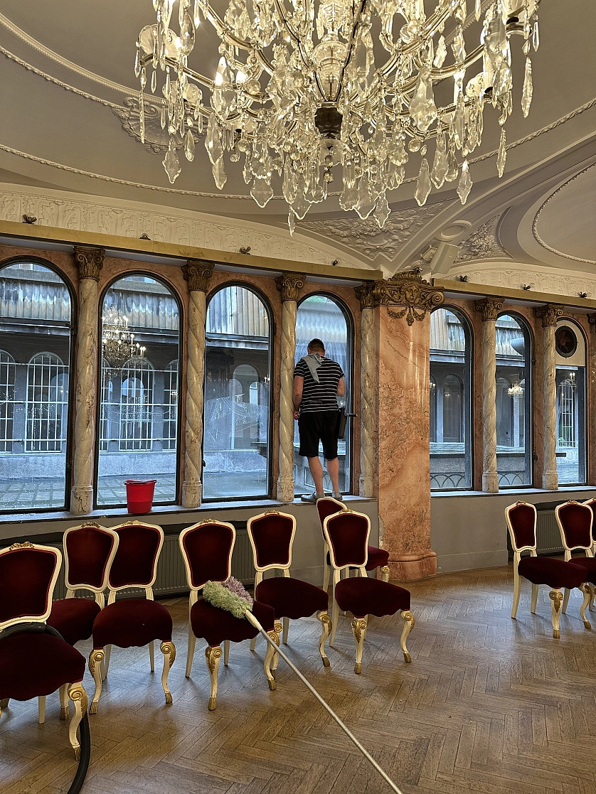 Работа портфолио - Úklid mramorového sálu - фото 2