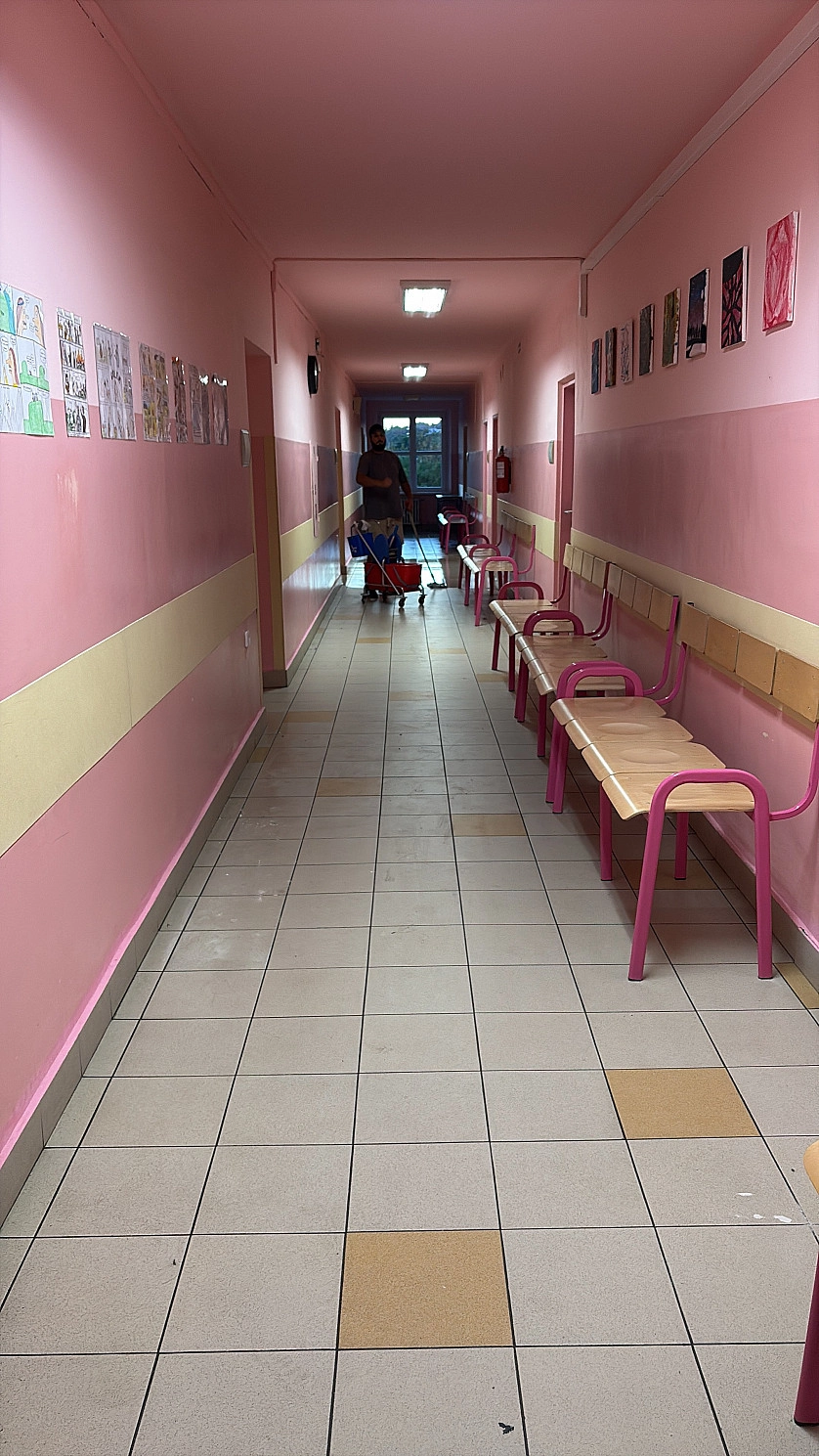 Práce v portfoliu - Generální úklid školy - fotografie 4