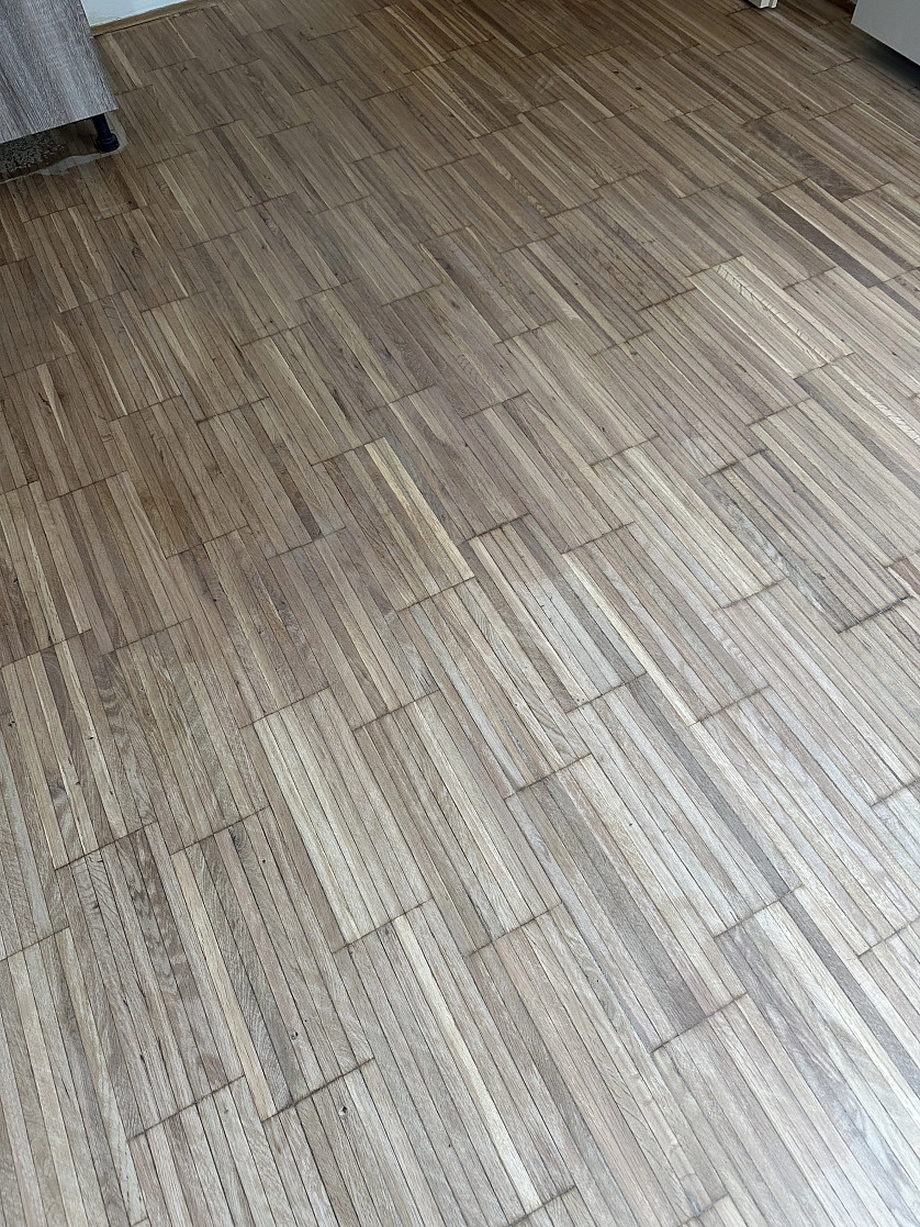 Práce v portfoliu - renovace parketové podlahy - fotografie 4