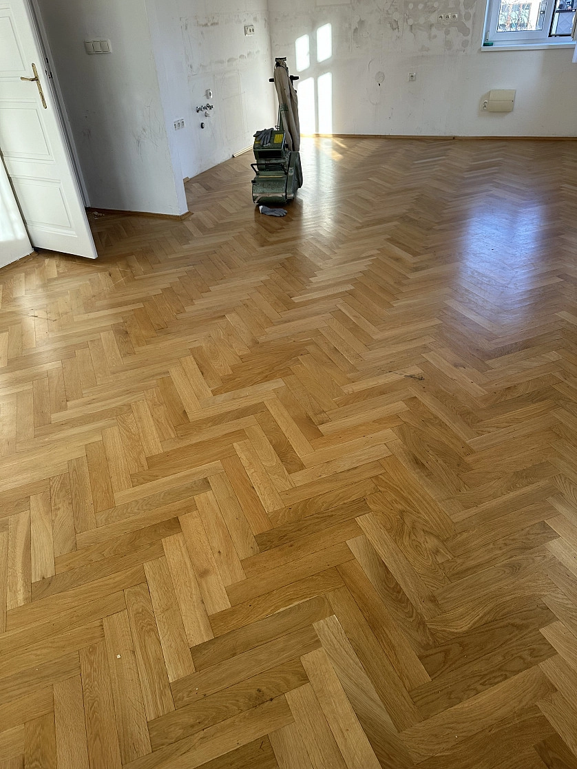 Práce v portfoliu - renovace parketové podlahy