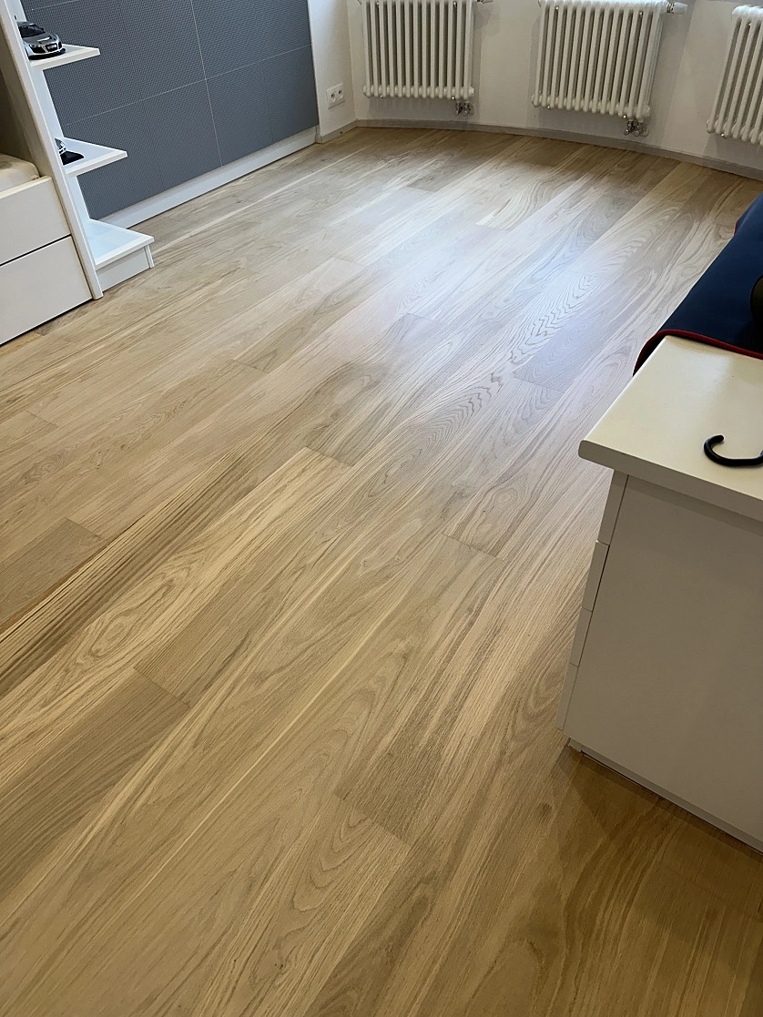 Práce v portfoliu - renovace parketové podlahy - fotografie 3