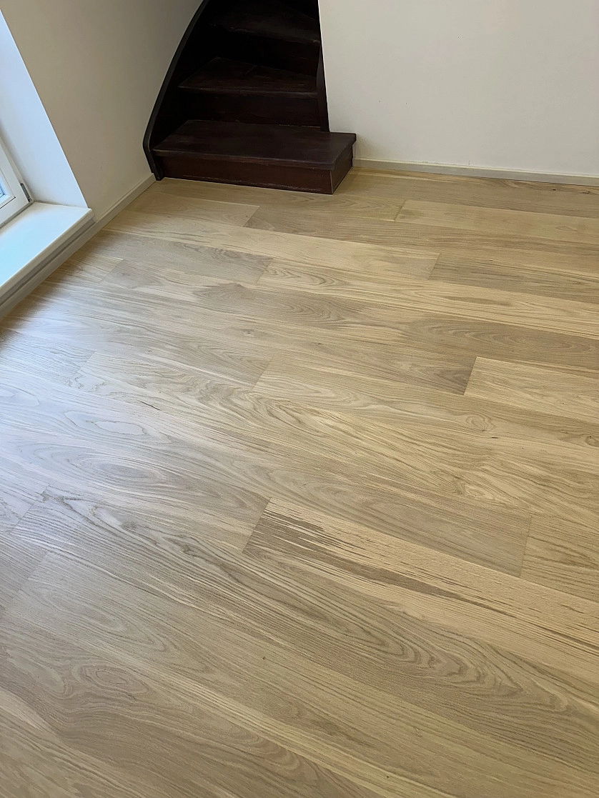 Práce v portfoliu - renovace parketové podlahy - fotografie 4